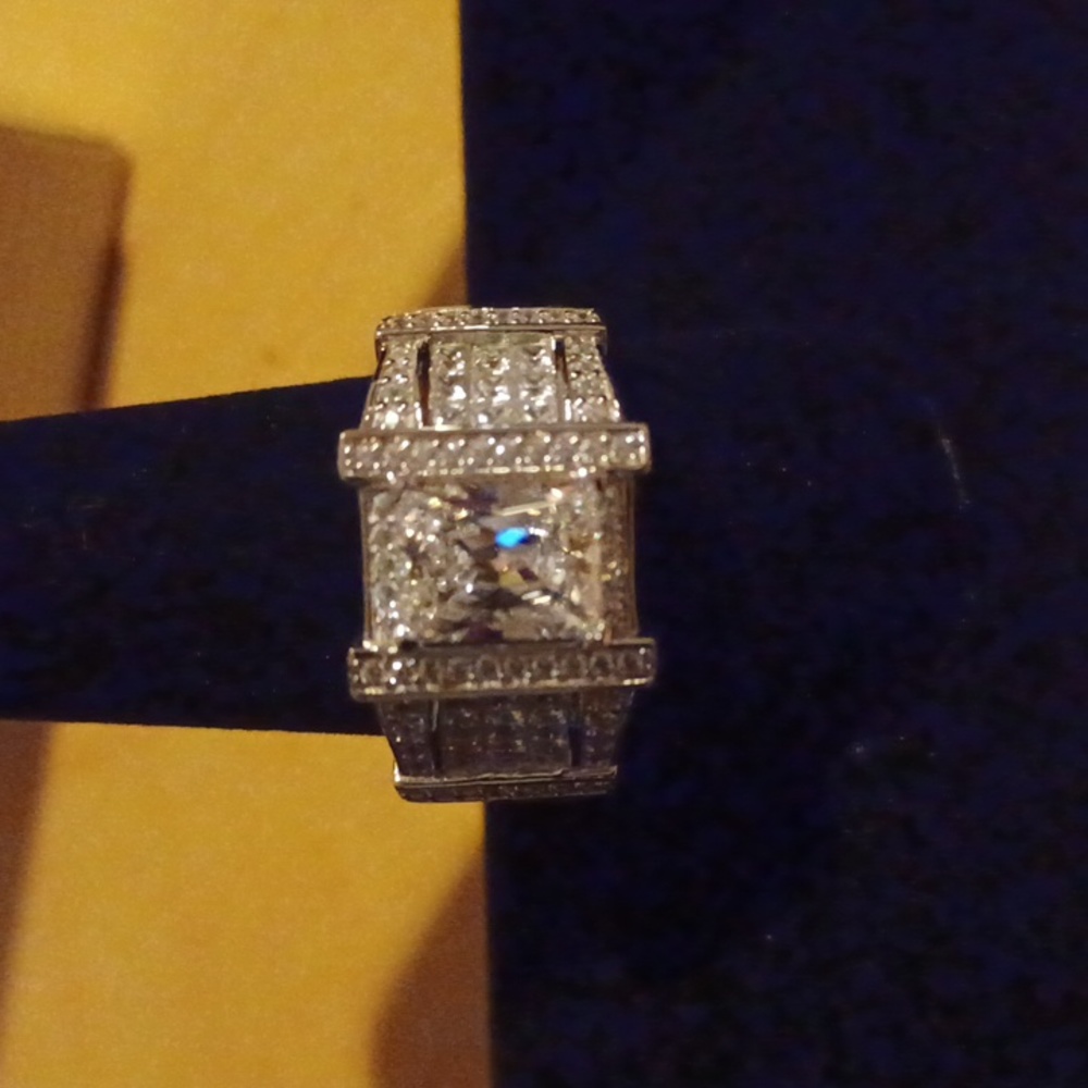 Men's/Women's 9.25 Cubic Zirconia Ring